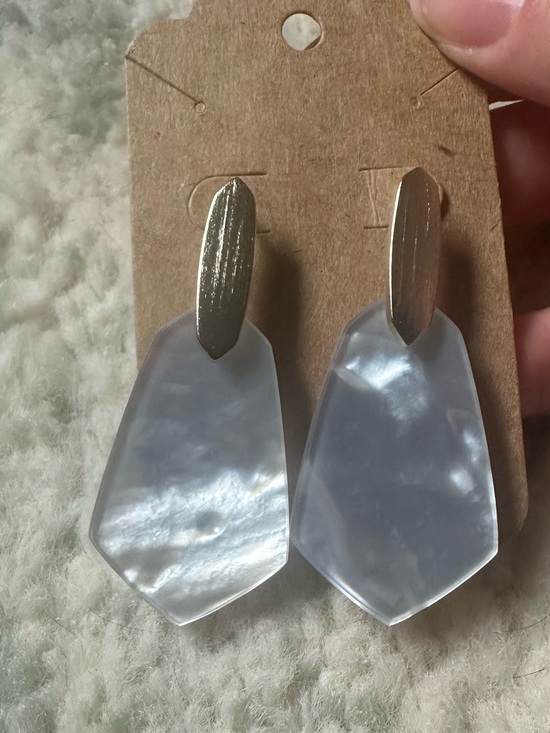 Kendra Scott Jewelry - RETIRED-  Kendra Scott Camila Earrings - Gold Mother of Pearl